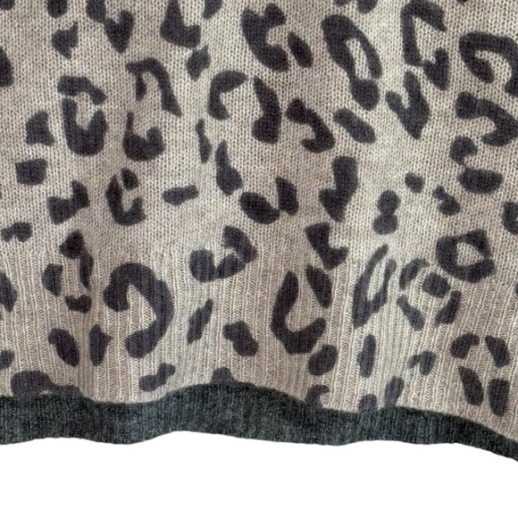 360 Cashmere Leopard Print Sweater. Size XS - Picture 7 of 12